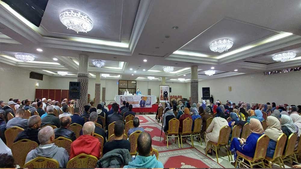 الخلفي: الأسرة محور صراع عالمي بين توجه إباحي تغريبي مقابل توجه فطري